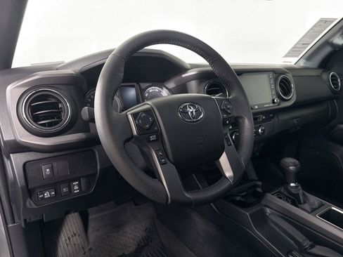 Certified 2021 Toyota Tacoma TRD Off-Road w/ TRD Premium Off Road Package AWD/4WD image 4