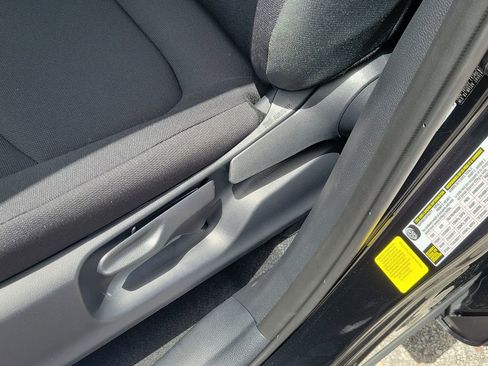 Used 2026 Toyota Corolla Cross LE w/ Moonroof Package FWD image 17
