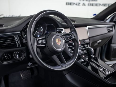 Used 2024 Porsche Macan AWD/4WD image 17