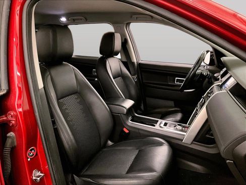 Used 2016 Land Rover Discovery Sport SE image 8