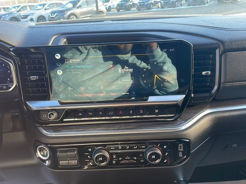 Used 2022 Chevrolet Silverado 1500 LTZ image 12