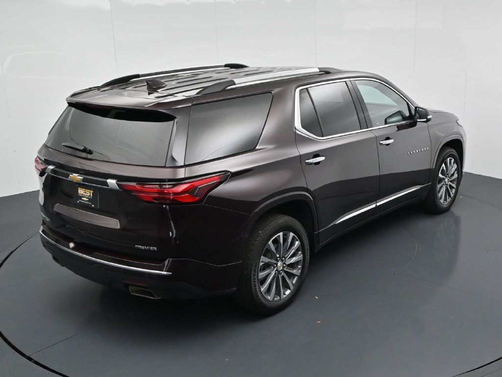 Used 2023 Chevrolet Traverse Premier FWD image 24