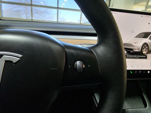 Used 2023 Tesla Model Y Long Range image 31