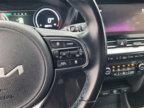 Used 2022 Kia Niro EX Premium image 20