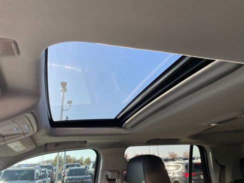 Used 2019 GMC Yukon SLT image 19