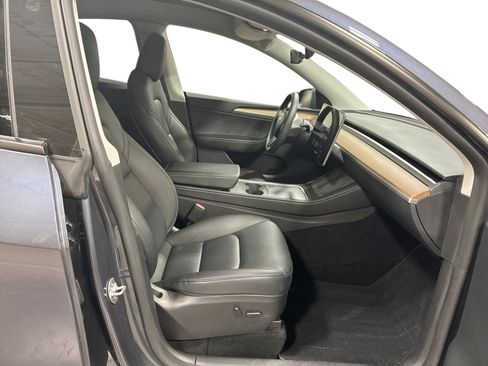 Certified 2023 Tesla Model Y Long Range AWD/4WD image 13