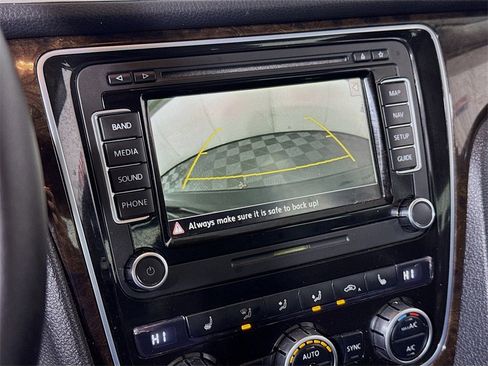 Used 2014 Volkswagen Passat TDI SEL Premium image 14