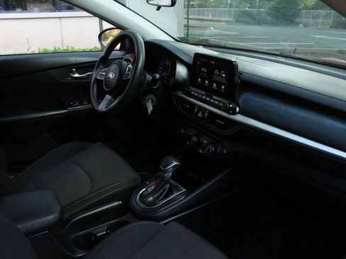 Used 2020 Kia Forte LXS FWD image 26
