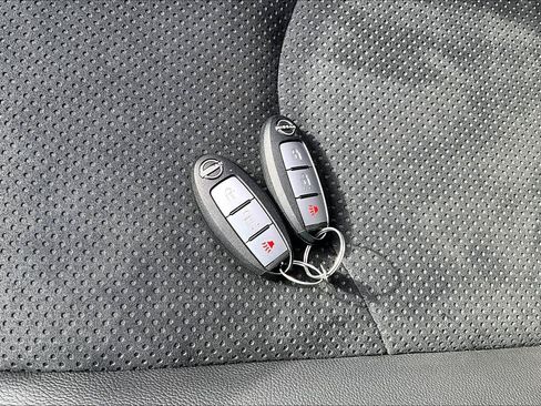 Used 2024 Nissan Z Performance w/ Heritage Edition RWD image 33
