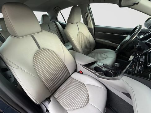 Used 2022 Toyota Camry SE FWD image 21