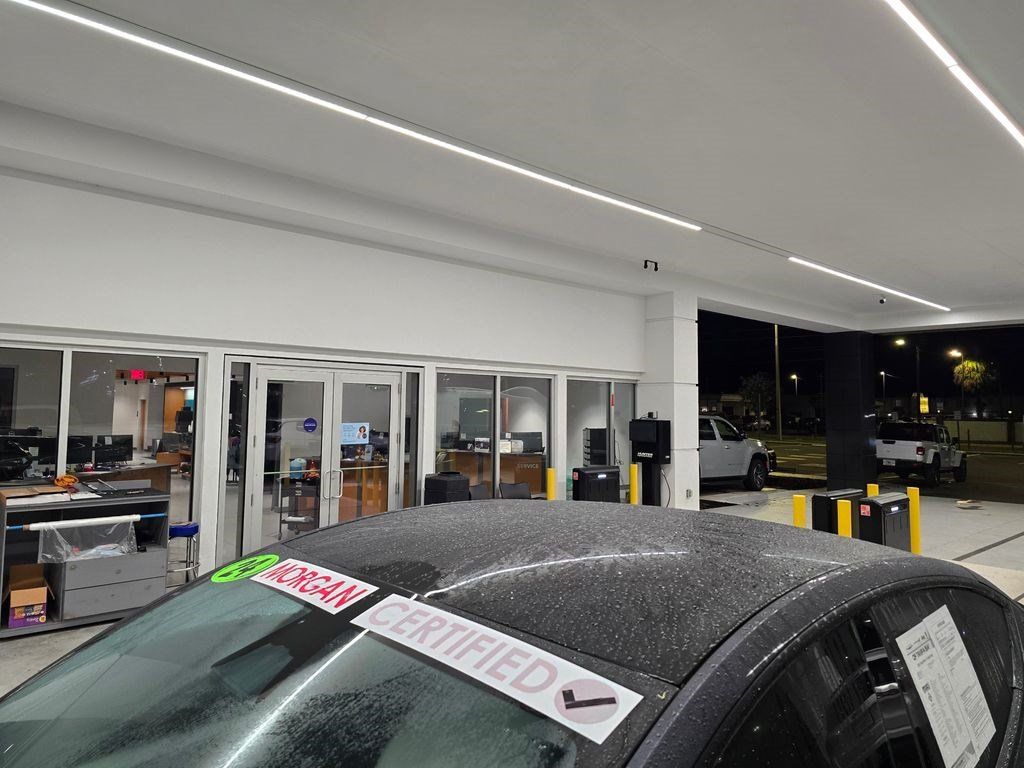 Used 2024 Tesla Model Y Long Range AWD/4WD image 11
