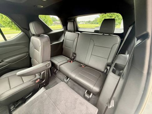 Used 2023 Chevrolet Traverse High Country w/ LPO, Floor Liner Package FWD image 15