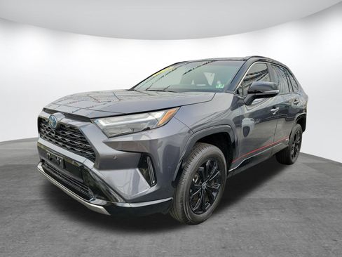 Used 2023 Toyota RAV4 XSE AWD/4WD image 2