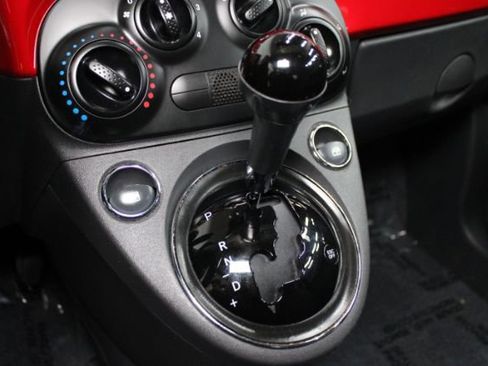 Used 2015 FIAT 500 Pop image 10