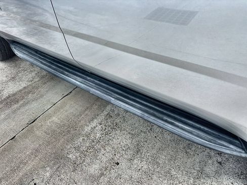 Used 2018 Chevrolet Suburban LT RWD image 13