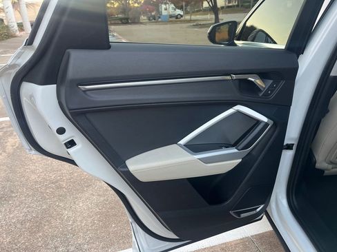 Used 2020 Audi Q3 2.0T Premium Plus w/ Premium Plus Package image 17