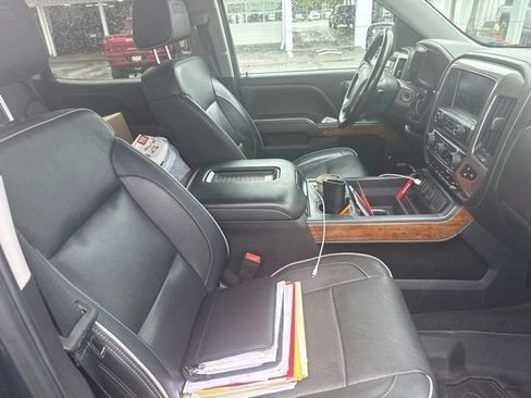 Used 2018 Chevrolet Silverado 1500 High Country AWD/4WD image 23