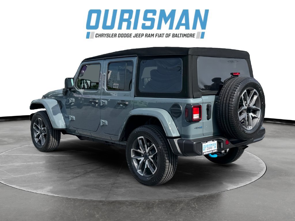 Used 2024 Jeep Wrangler Unlimited AWD/4WD image 4