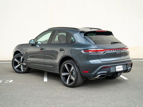 Certified 2026 Porsche Macan AWD/4WD image 3