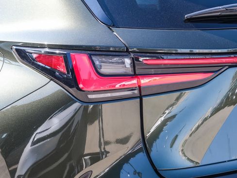 Used 2025 Lexus NX 250 FWD image 7