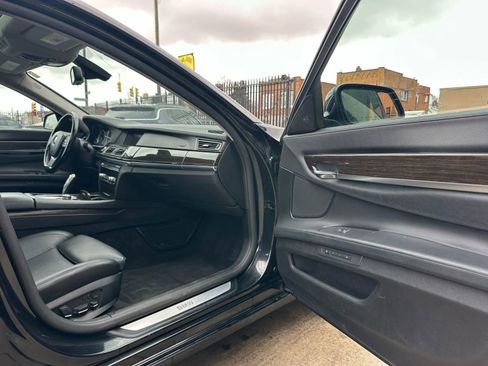 Used 2012 BMW 750Li xDrive AWD/4WD image 14