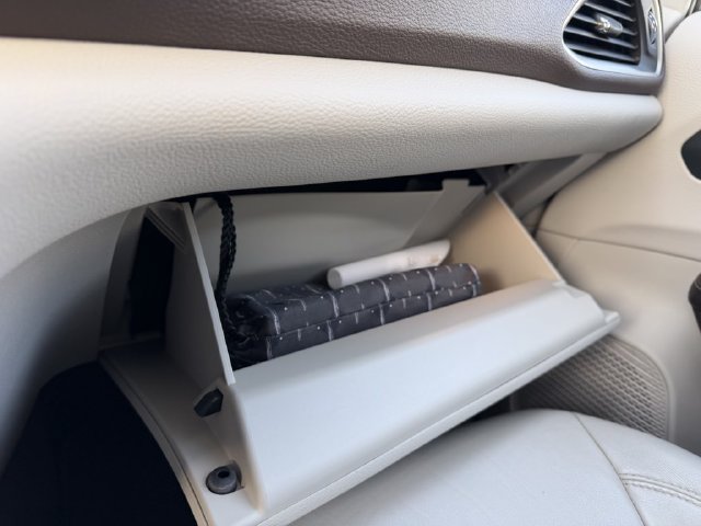 Used 2021 Chrysler Pacifica Touring-L w/ Uconnect Theater Family Group FWD image 29