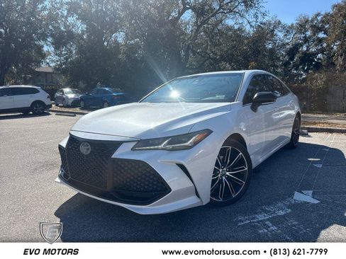 Used 2019 Toyota Avalon Touring image 1