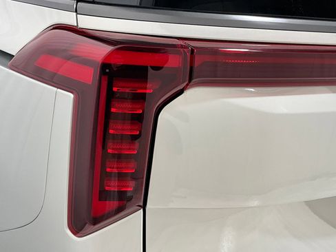 Used 2026 Kia Carnival SX Prestige image 28