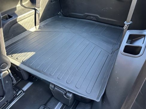 Used 2020 GMC Acadia SLT image 28