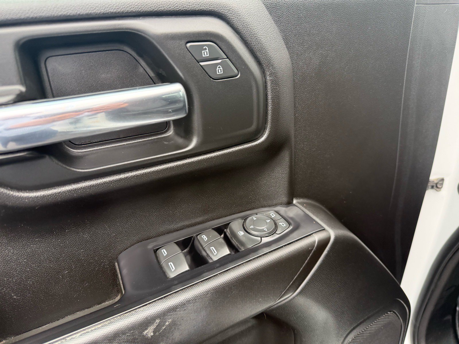 Used 2019 Chevrolet Silverado 1500 Custom Trail Boss w/ Custom Convenience Package AWD/4WD image 16