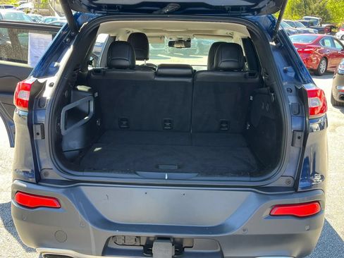 Used 2018 Jeep Cherokee Limited w/ Trailer Tow Group AWD/4WD image 16