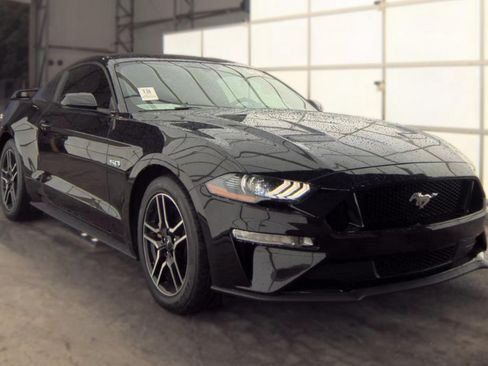 Used 2019 Ford Mustang GT RWD image 4