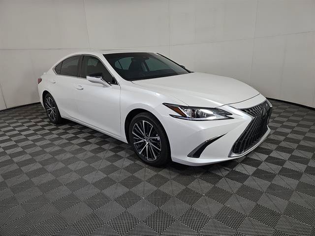 Used 2024 Lexus ES 300h w/ Premium Package FWD image 3