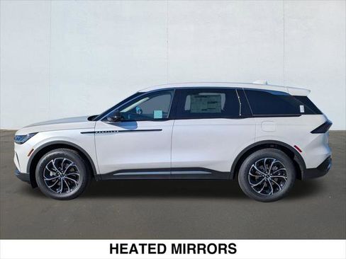 New 2026 Lincoln Nautilus Premier AWD/4WD image 3
