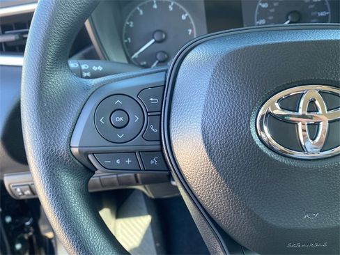 Used 2025 Toyota Corolla LE image 23