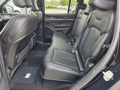 New 2026 Jeep Grand Cherokee Limited w/ Luxury Tech Group II image 6