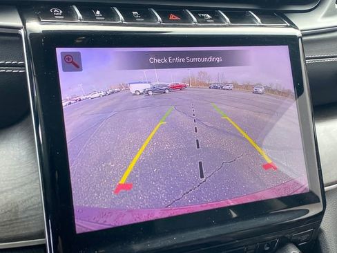 Used 2023 Jeep Grand Cherokee Limited image 11