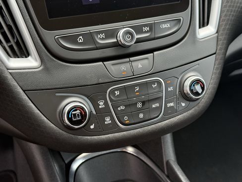 Used 2024 Chevrolet Malibu LT image 22