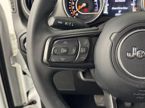 Used 2023 Jeep Gladiator Willys image 26