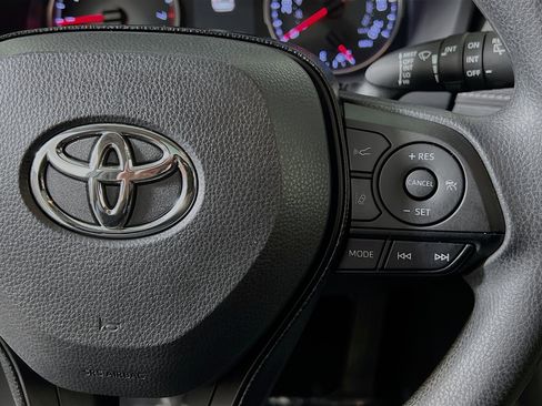 Used 2020 Toyota RAV4 XLE w/ Convenience Package image 20