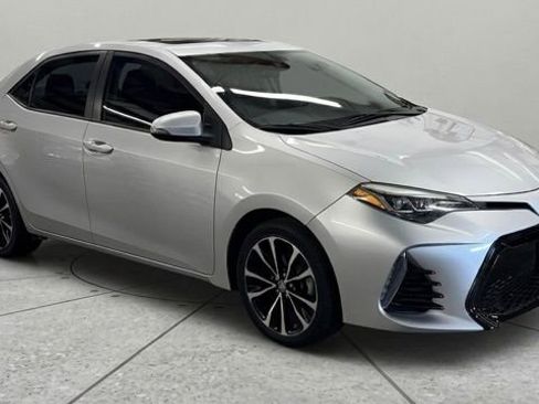 Used 2018 Toyota Corolla SE w/ Carpet Mat Package (TMS) FWD image 3