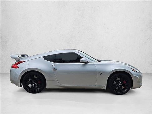 Used 2013 Nissan 370Z Touring w/ Sport Pkg RWD image 4