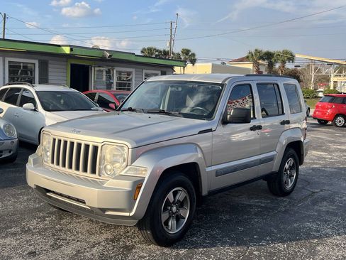 Used 2008 Jeep Liberty Sport image 8