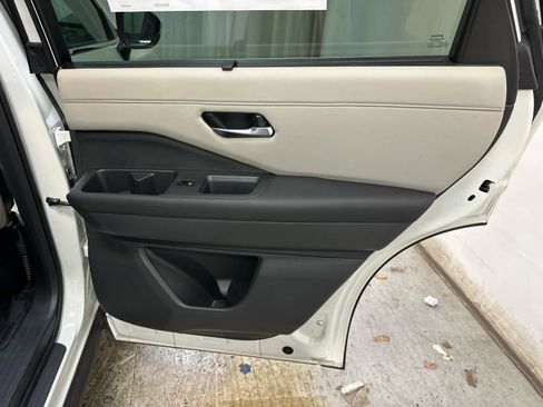 Certified 2024 Nissan Pathfinder SL w/ SL Premium Package image 26