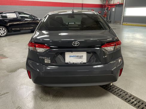 Used 2025 Toyota Corolla LE FWD image 9