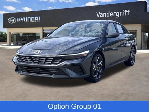 Used 2025 Hyundai Elantra SEL FWD image 2