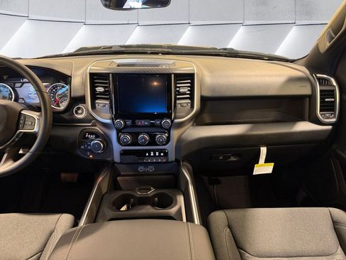 New 2026 RAM 1500 Express AWD/4WD image 11