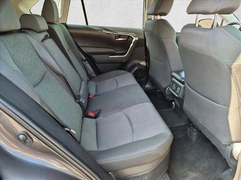 Used 2025 Toyota RAV4 XLE AWD/4WD image 19