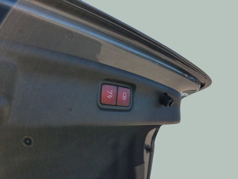 Used 2023 Mercedes-Benz C 300 Sedan image 9