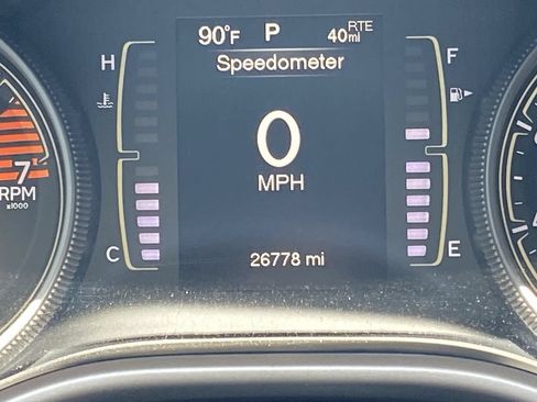 Used 2018 Jeep Cherokee Latitude w/ Safety Group AWD/4WD image 8